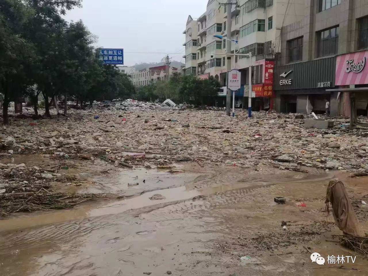 子洲暴雨救援行动持续进行中，重建工作启动最新消息速递